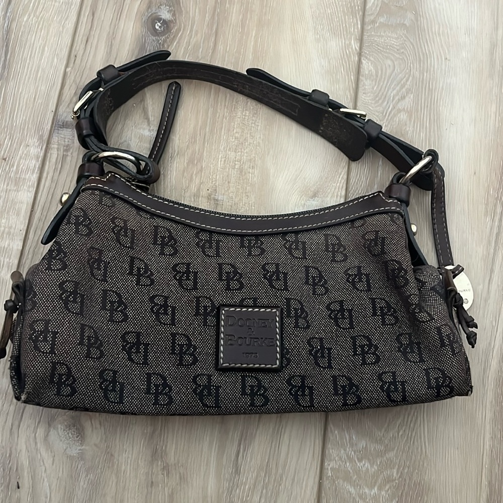 Dooney and Bourke over the shokder vintage bag